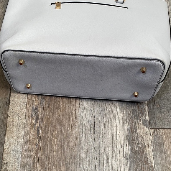 Elegant Gray Tote Bag - Picture 4 of 16